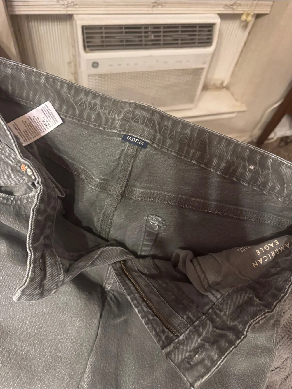 Men's Gray American Eagle Easy Flex -St Leg Jeans - Classic Everyday Style